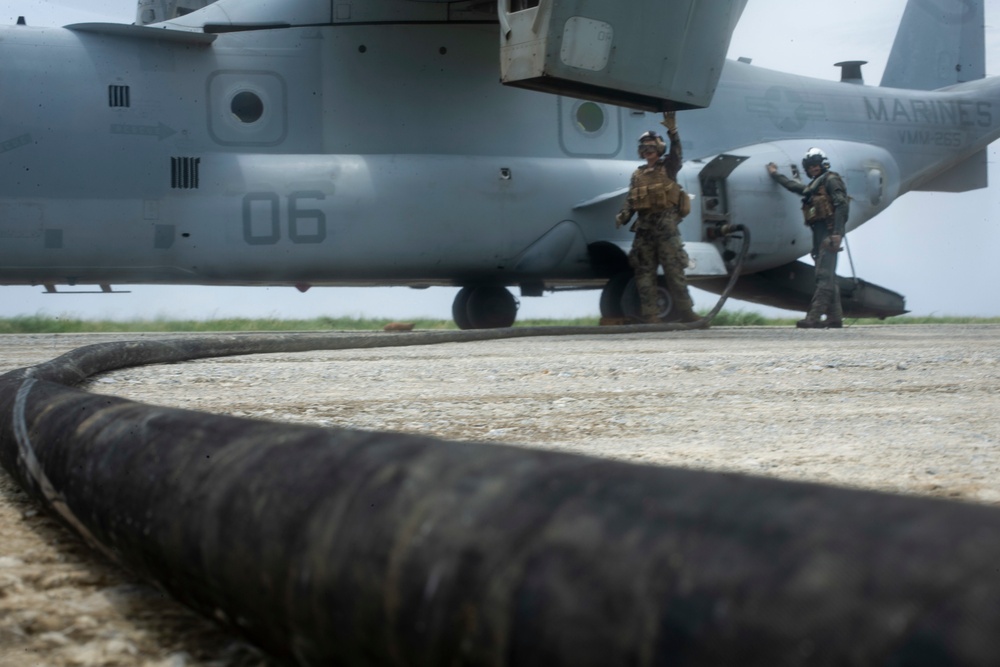 31st MEU conduct a FARP training exercise