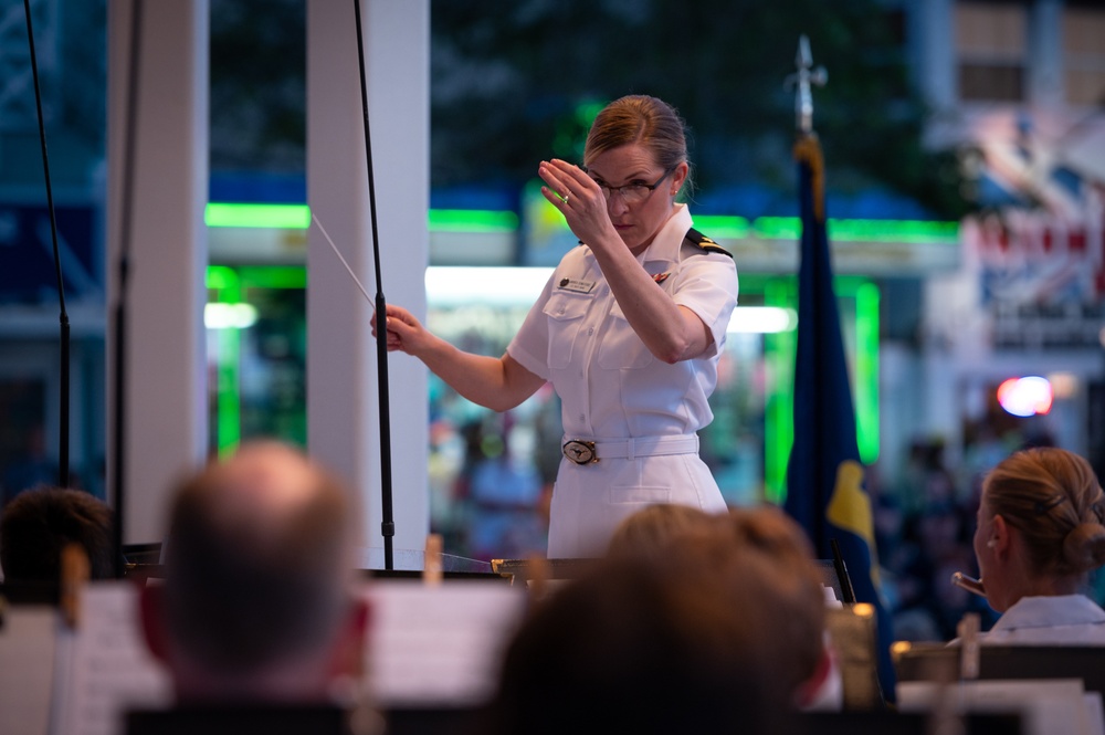 U.S. Navy Concert Band Celebrates Fourth of July