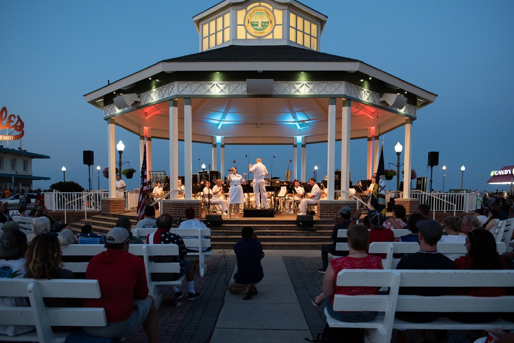 U.S. Navy Concert Band Celebrates Fourth of July