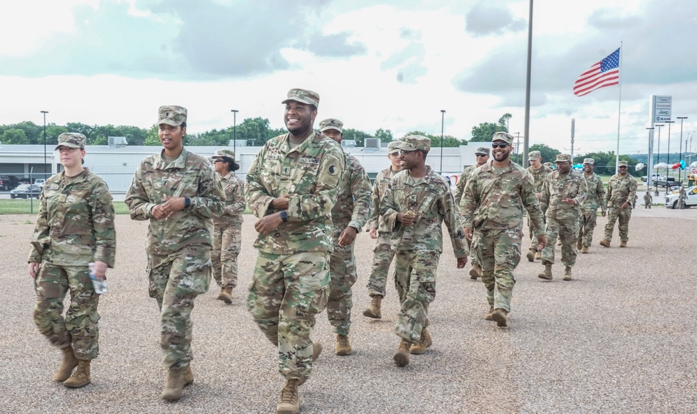 Gatesville Extends Hospitality to Soldiers about to Deploy
