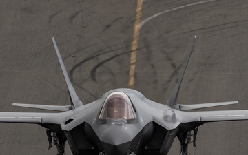 F-35 Demonstration Team flies for the Puget Sound
