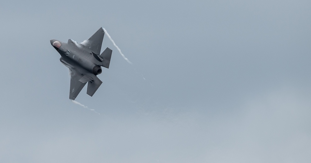 F-35 Demonstration Team flies for the Puget Sound
