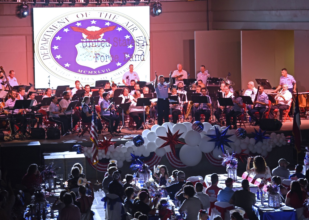 USAF Band of the West, local musicians perform in San Angelo