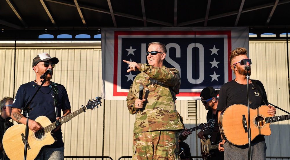 NAS Whidbey Island hosts free USO Concert