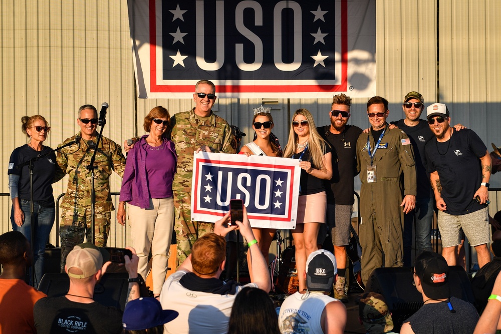 NAS Whidbey Island hosts free USO Concert