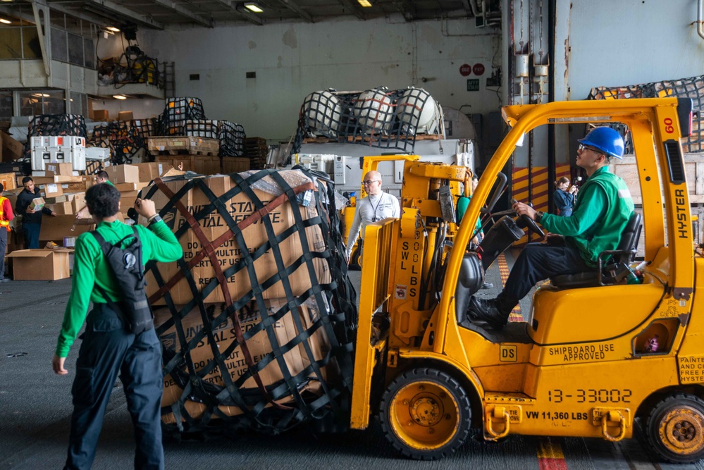 USS Ronald Reagan (CVN 76) Replenishment-at-Sea