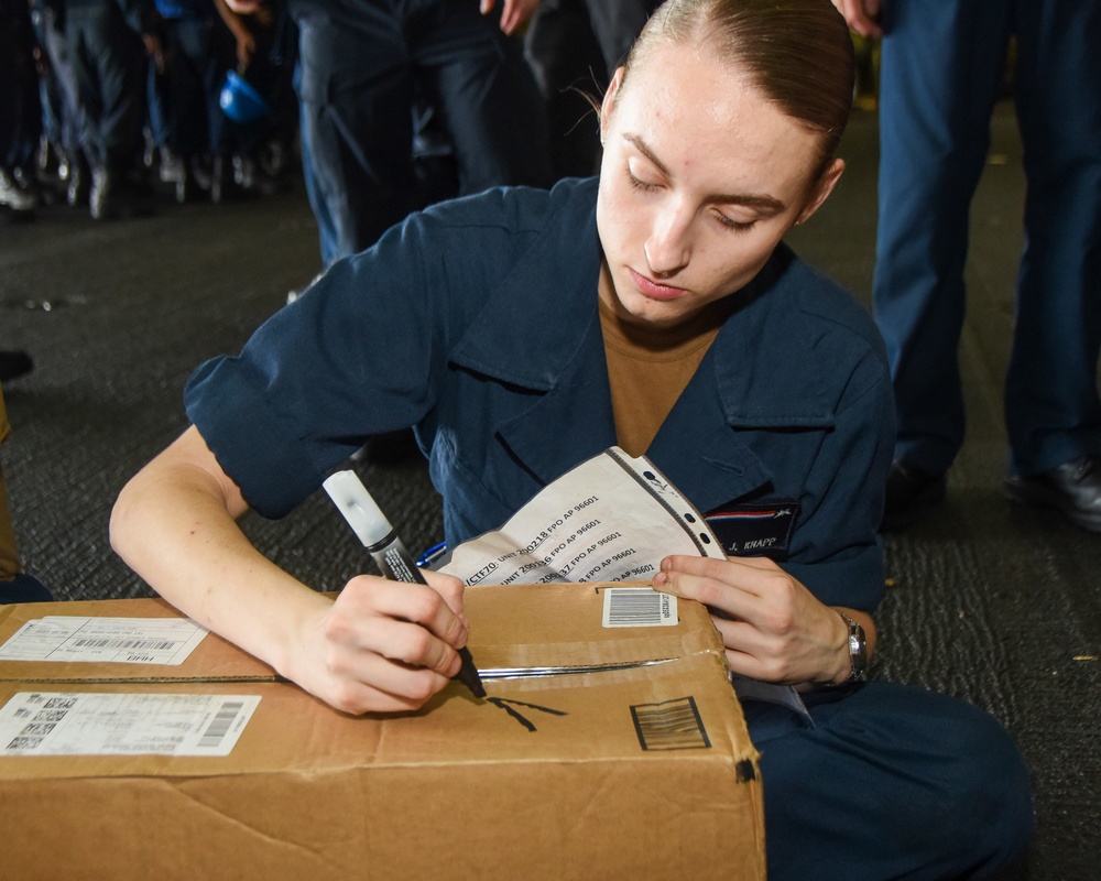 USS Ronald Reagan (CVN 76) Replenishment-at-Sea