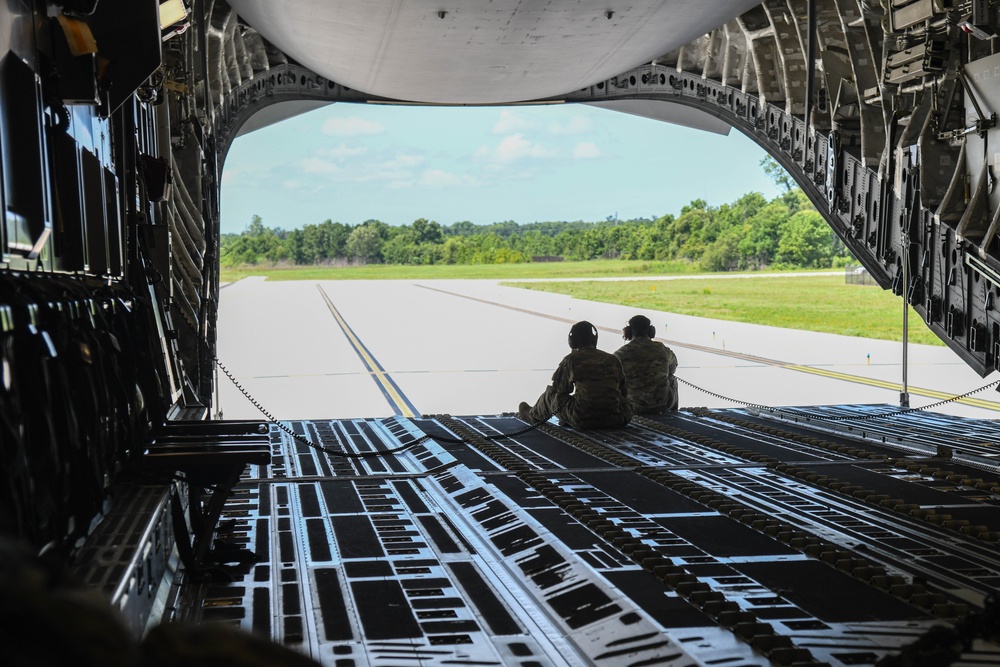 437th Airlift Wing hosts Incentive Flight