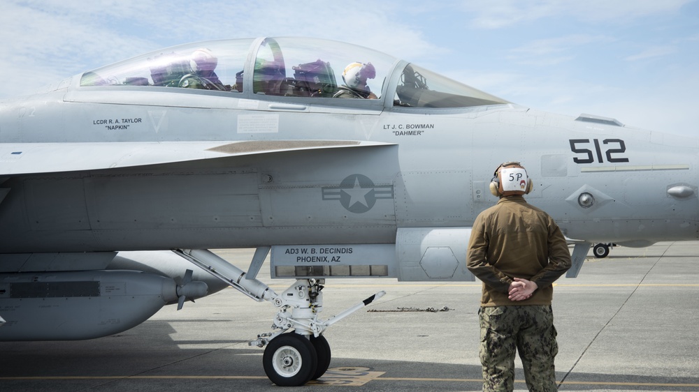 A Squadron beyond the base: The 390th ECS