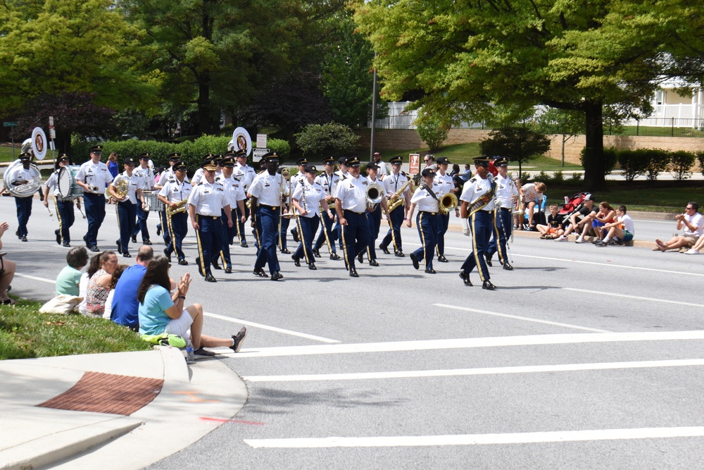 DVIDS Images MDNG Participates in Towson 4th of July Parade [Image