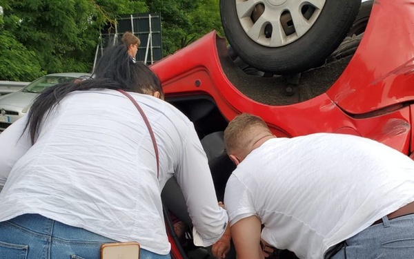 American military members first to help at autostrada crash