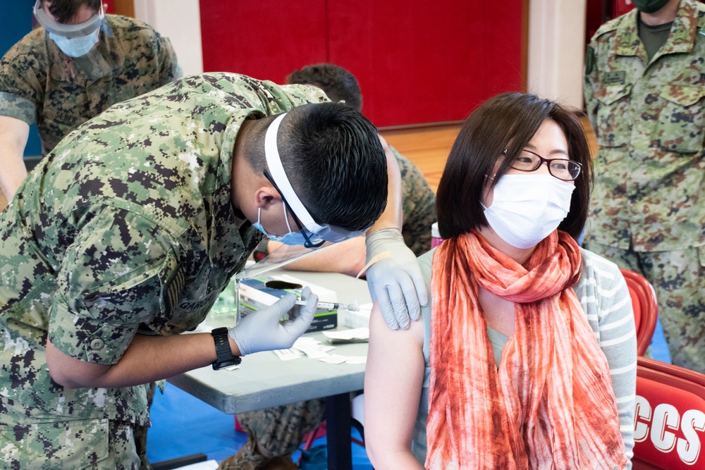 Camp Fuji local employees receive COVID-19 vaccine