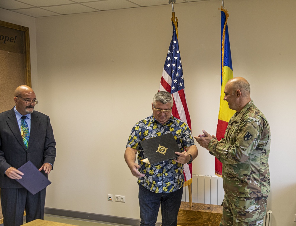 Romanian colonel receives letter of appreciation from United States European Command