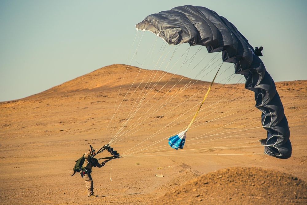 DVIDS - Images - Parachute Operations [Image 10 of 10]