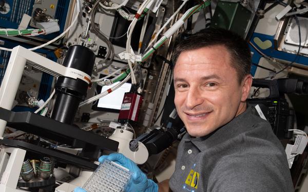 Medicine Among the Stars: Astronaut Talks About His Experiences, Medical Treatments in Space