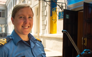Sea Breeze Sailor Profile: Meet Lieutenant-Commander Elizabeth Eldridge from the Royal Canadian Navy