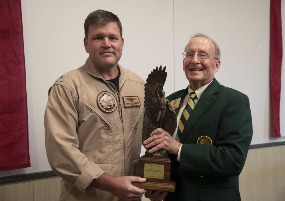 Chief of Naval Air Training Receives Navy’s Highest Flight Safety Award