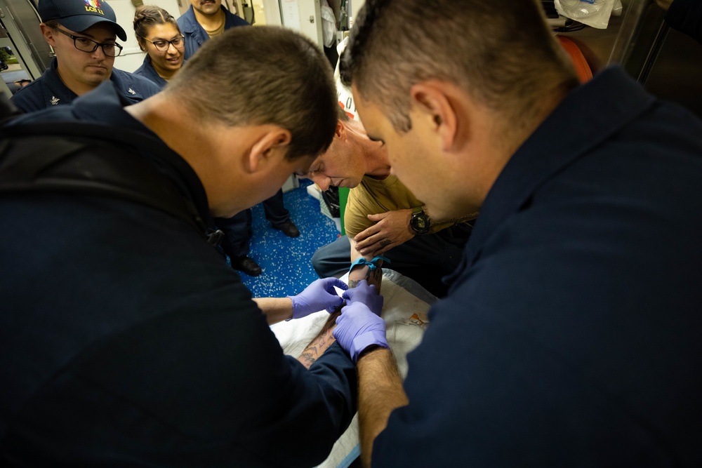 USS Sioux City Sailors Participate in Emergency Response Team Member Training on Ship