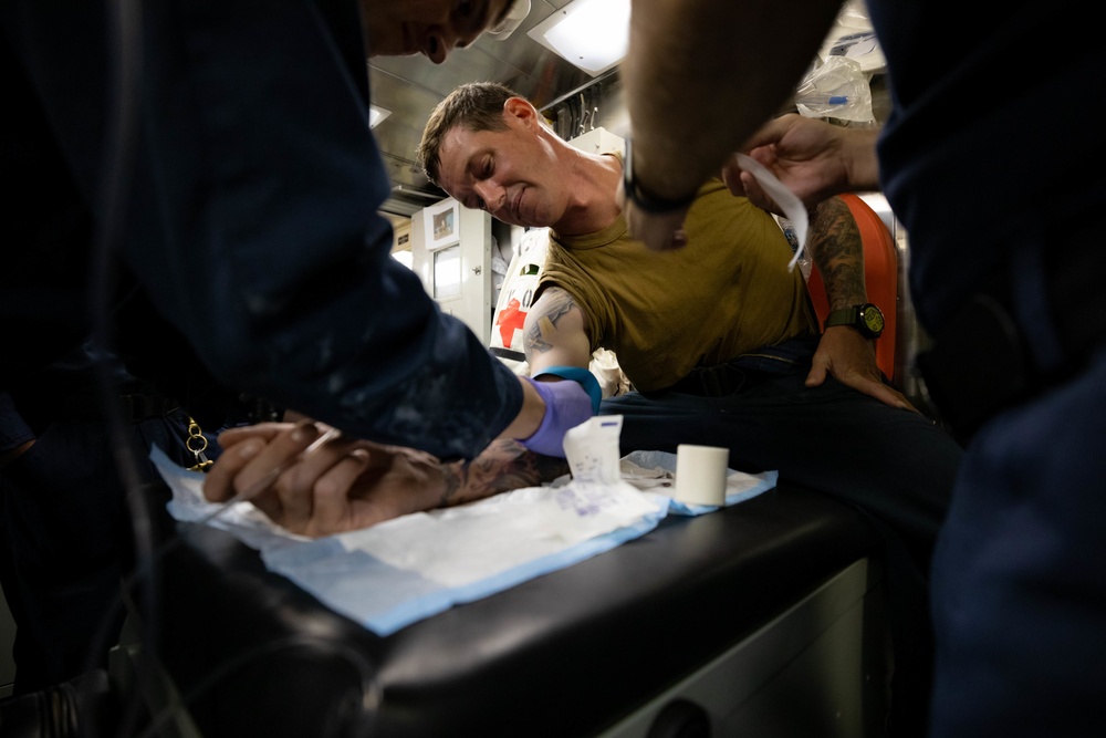 USS Sioux City Sailor Participates in Emergency Response Team Member Training on Ship