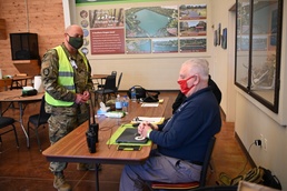 Oregon National Guard’s first Dual Status Commander leads Jackson County vaccination clinic