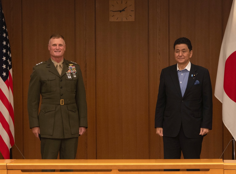 MARFORPAC Commander visits Japan