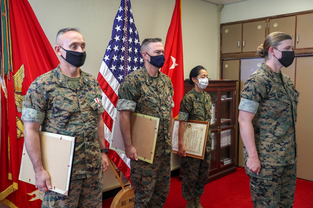 Japan Ground Self-Defense Force Major General awards three U.S. Marines and one Sailor