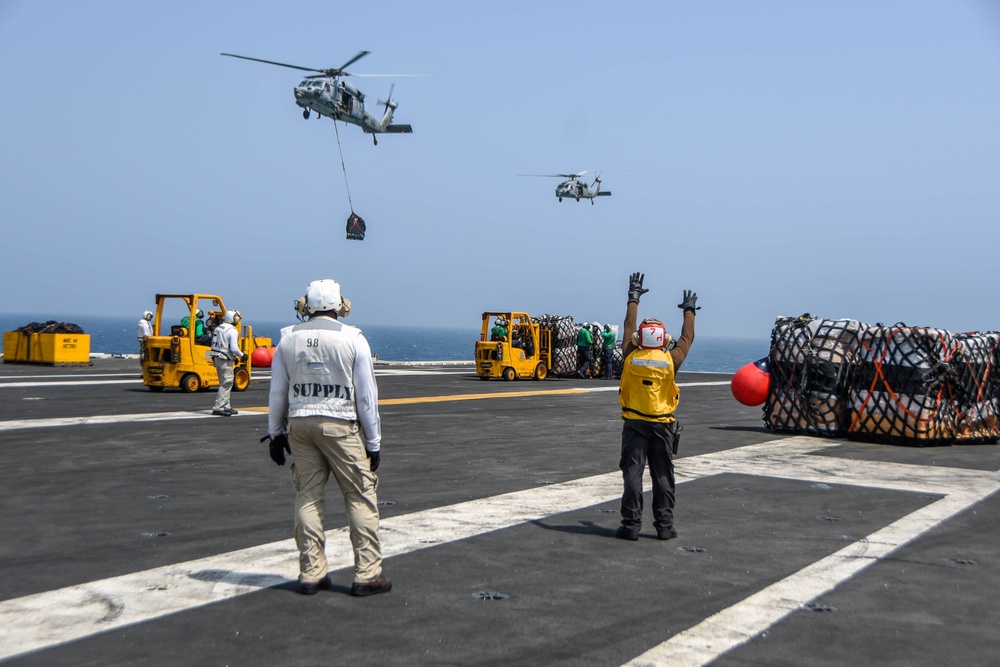 USS Ronald Reagan (CVN 76) Vertical Replenishment