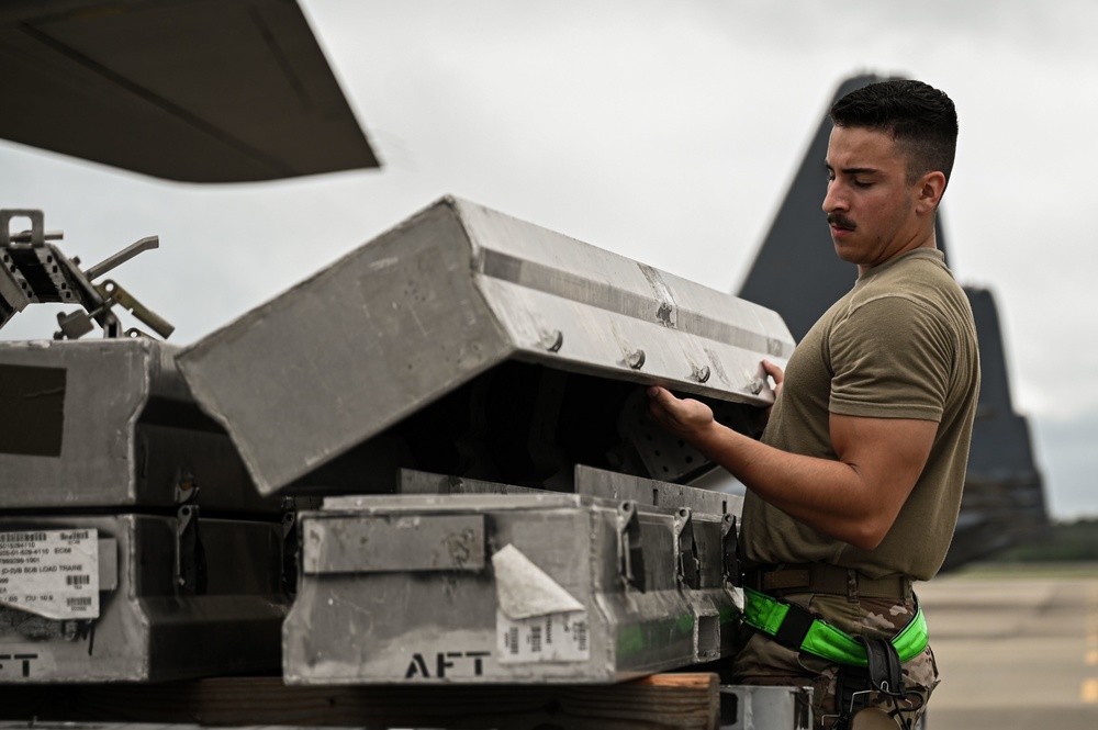 4th and 73rd AMU Participate in Load Competition