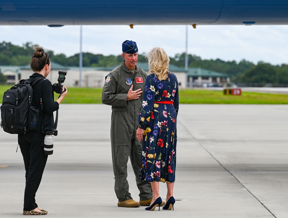 165th AW greets FLOTUS Jill Biden upon arrival to Savannah