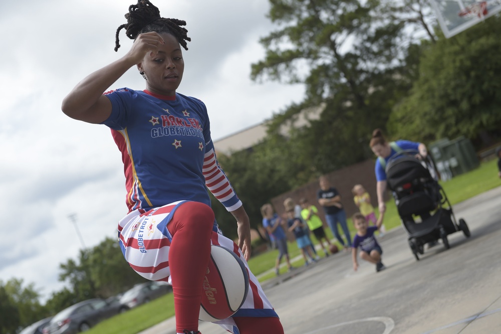 Harlem Globetrotters visit Moody during family event