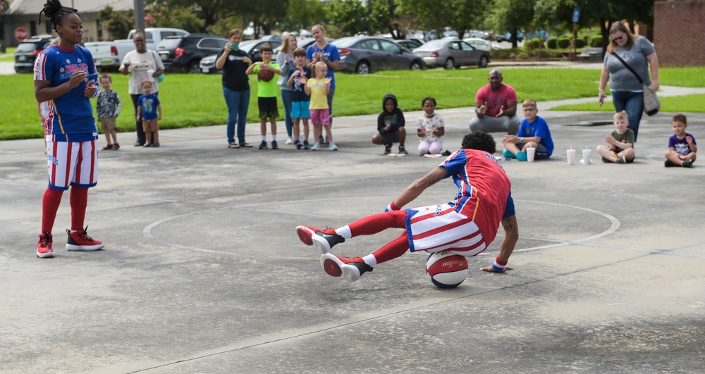 Harlem Globetrotters visit Moody during family event