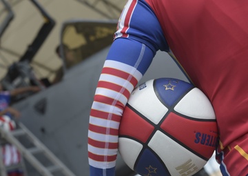 Harlem Globetrotters visit Moody during family event