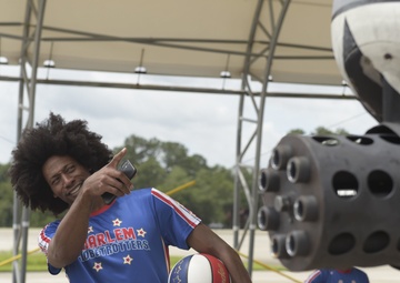Harlem Globetrotters visit Moody during family event