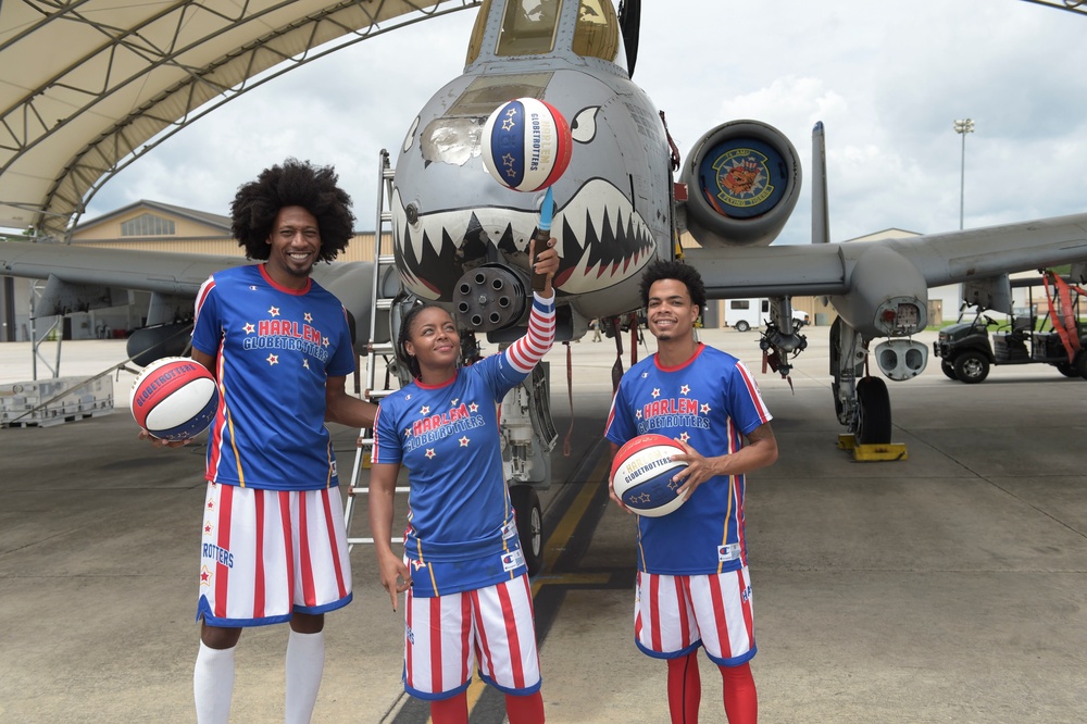 Harlem Globetrotters visit Moody during family event