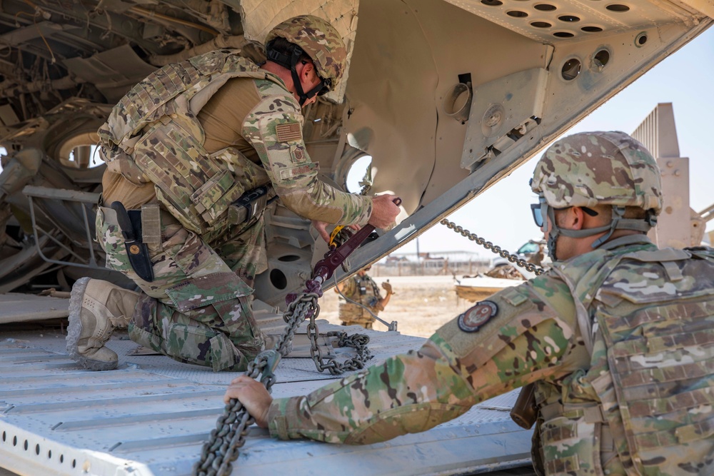 Salvaged Helicopter Returns to Iraqi Security Forces