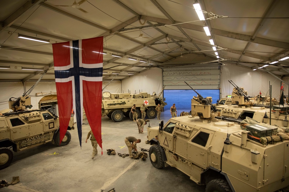 Norwegian Quick Response Forces Conducts Night-Operations Training Excercise