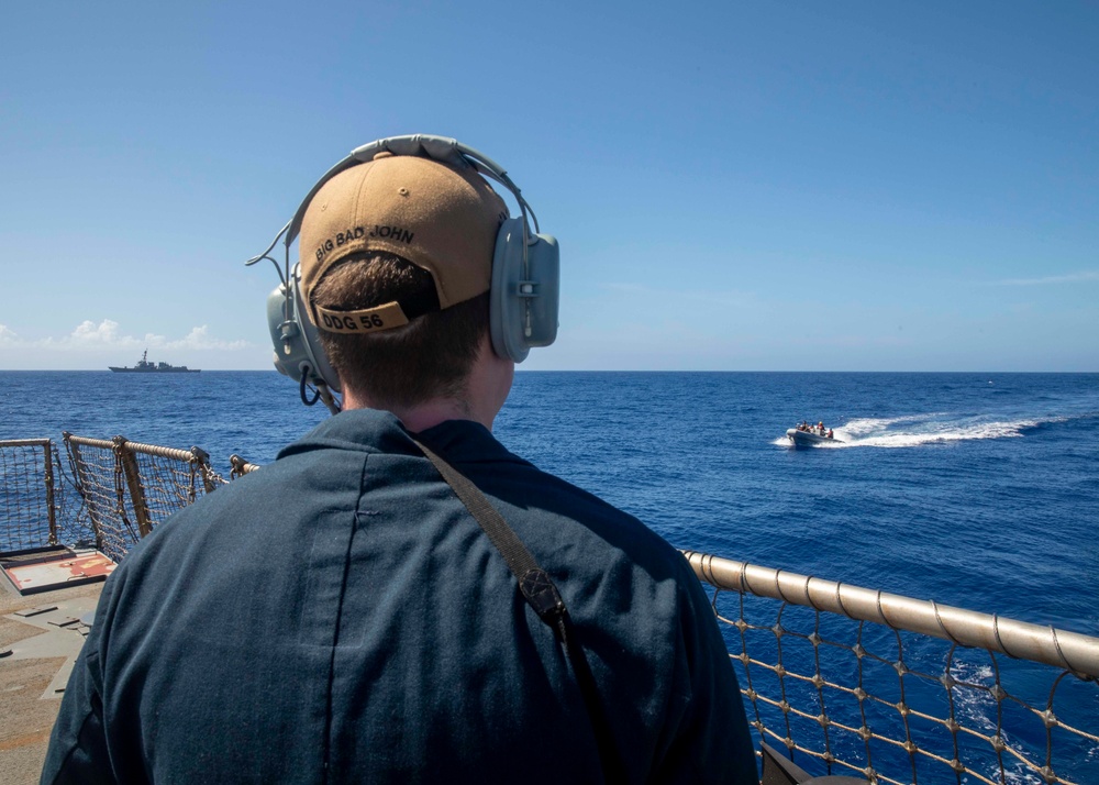 USS Mustin Conducts Small-Boat Operations