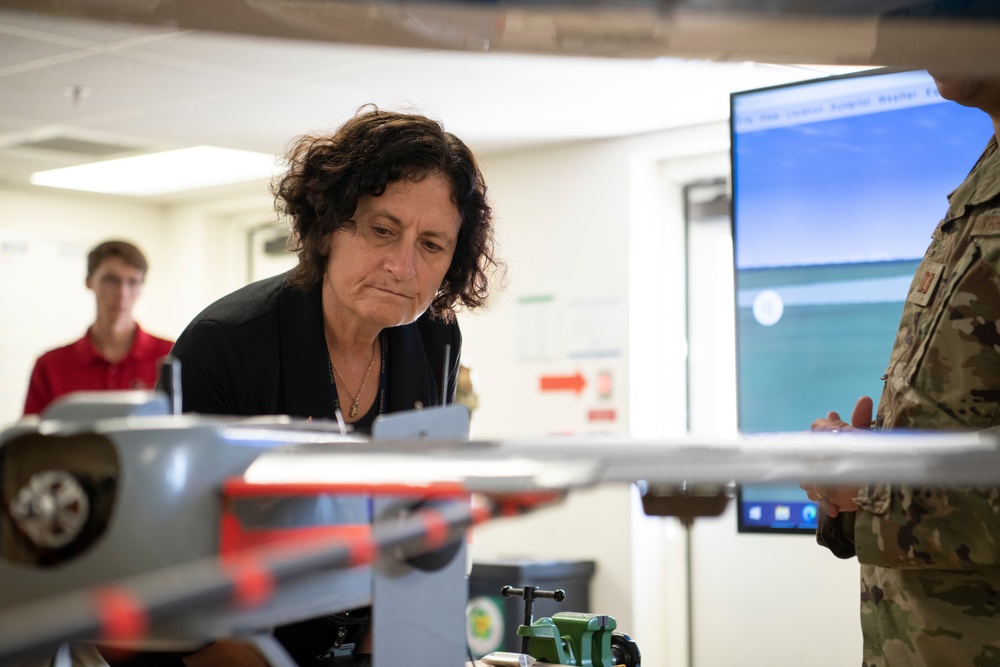 AF Chief Scientist Visits AFTC