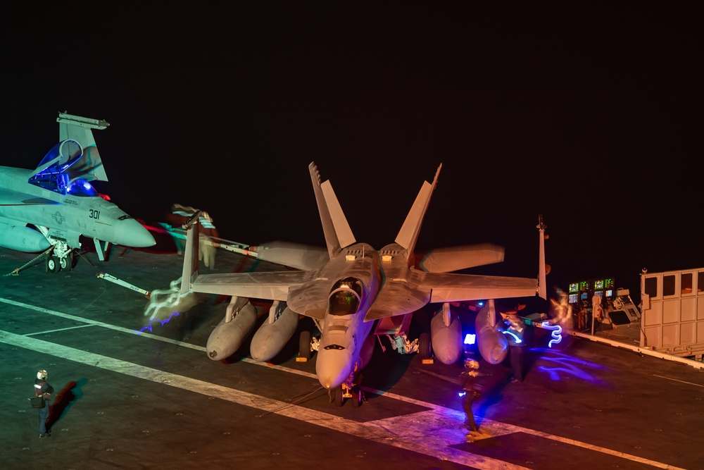 USS Carl Vinson (CVN 70) Conducts Night Flight Operations