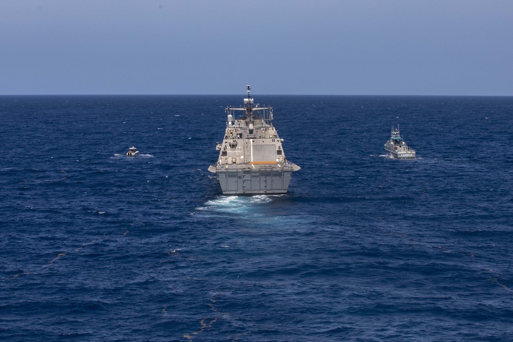 USS Billings Conducts a PASSEX with Dominican Republic