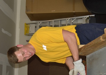 NOSC Des Moines Sailors Volunteer at Local Ronald McDonald House