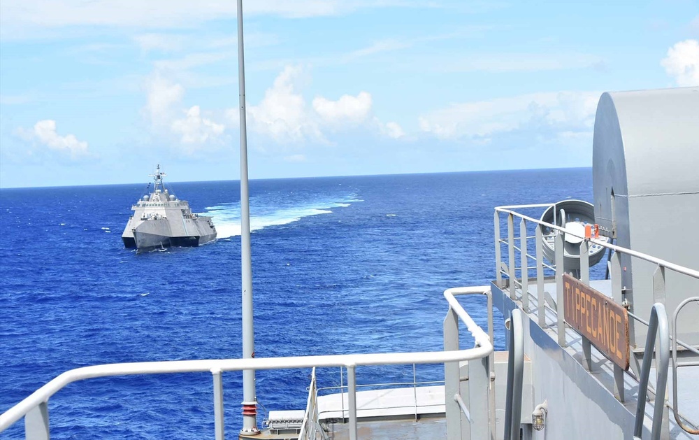 USNS Tippecanoe Resupplies USS Tulsa