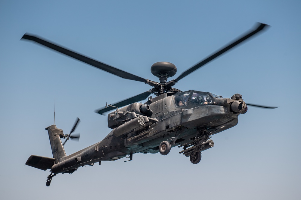 USS Lewis B. Puller Conducts Flight Operations with UAE Armed Forces