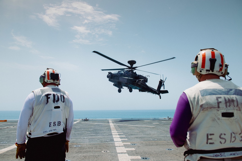 USS Lewis B. Puller Conducts Flight Operations with UAE Armed Forces