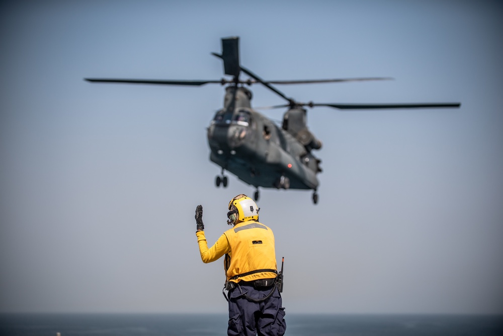 USS Lewis B. Puller Conducts Flight Operations with UAE Armed Forces