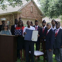 Montford Point Marine Awarded Congressional Gold Medal on 99th Birthday [Image 4 of 9]