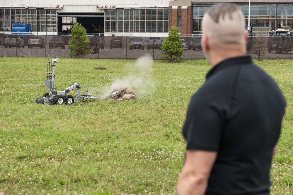 Retired SEAC John Troxell visits Wright-Patt