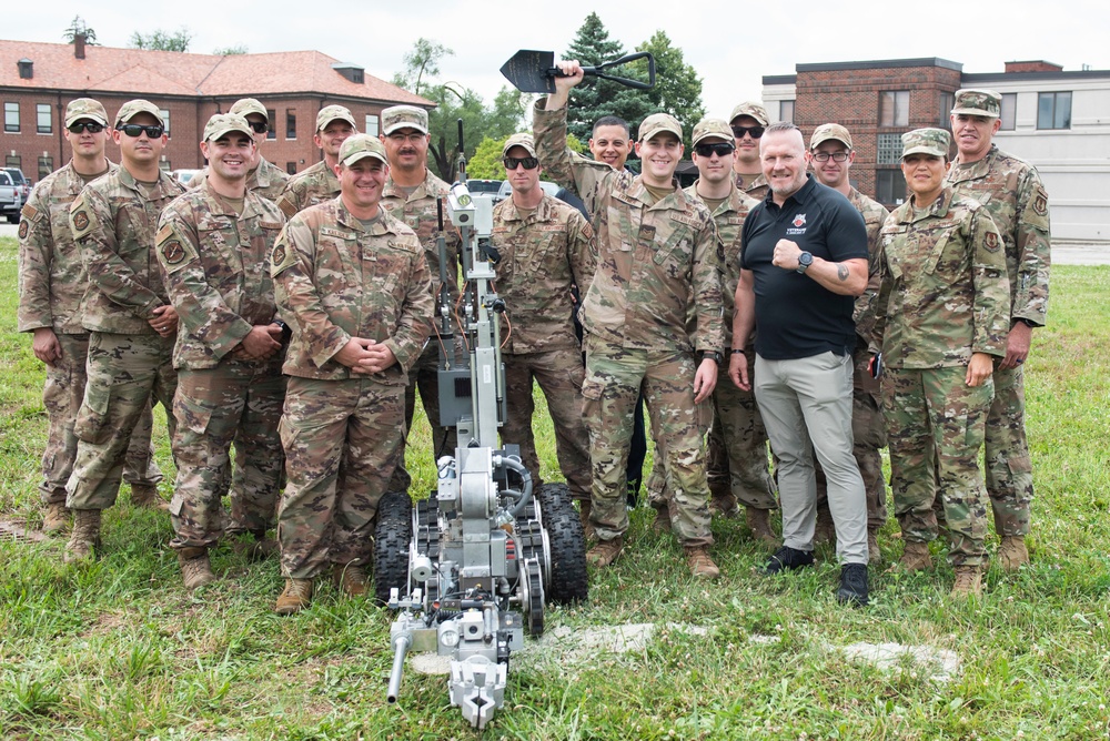 Retired SEAC John Troxell visits Wright-Patt