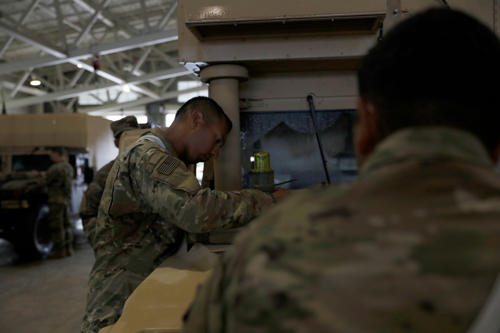 Arkansas National Guard Soldiers gear up for training