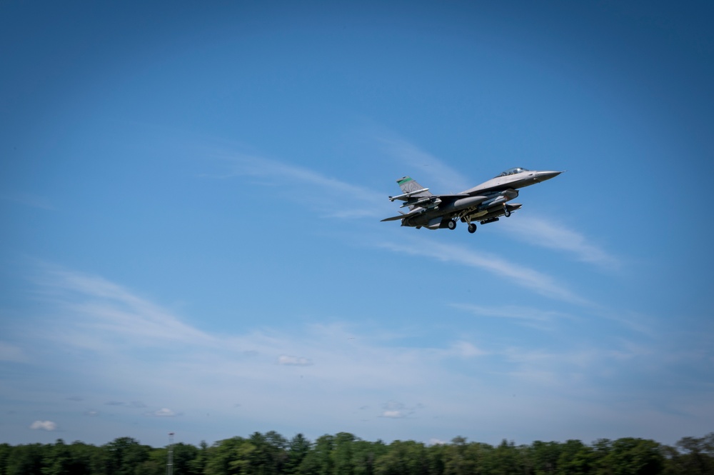 F-16's land at GIDE 3/ADE 5